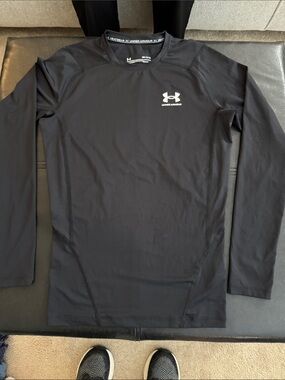 Under Armour Black Long-Sleeve Performance Tee